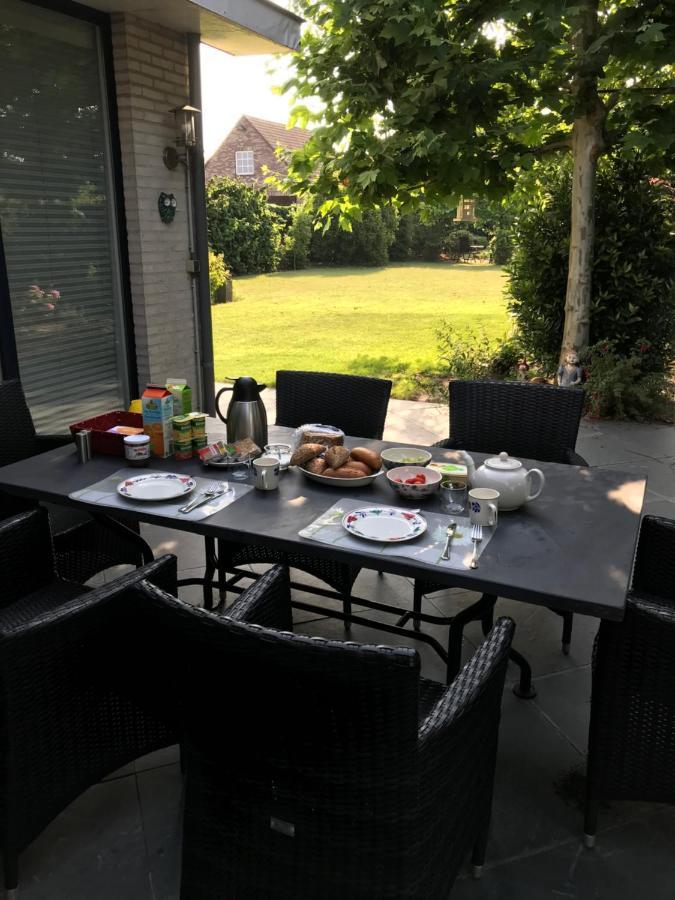 Bed and Breakfast Hazegewoud Arendonk Esterno foto